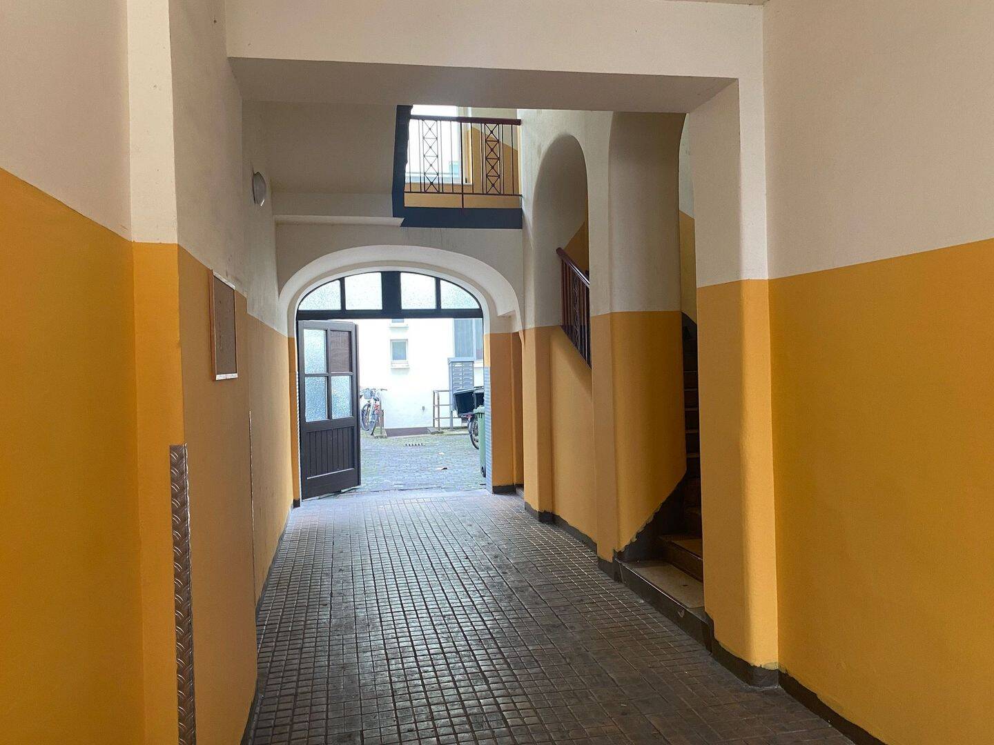 Halle – schöne 3-Raum-Whg. mit Balkon in zentraler Lage im HH, 6110 Halle (Saale) (Damaschkestraße Gesundbrunnen Innenstadt Lutherplatz Saaleaue)