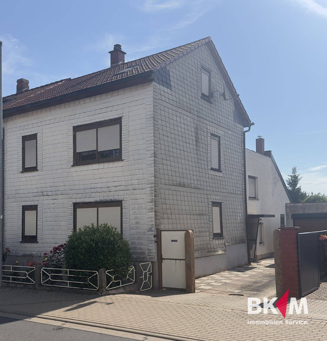 Schöne Doppelhaushälfte mit Garten und Garage in Uelleben, 99867 Gotha