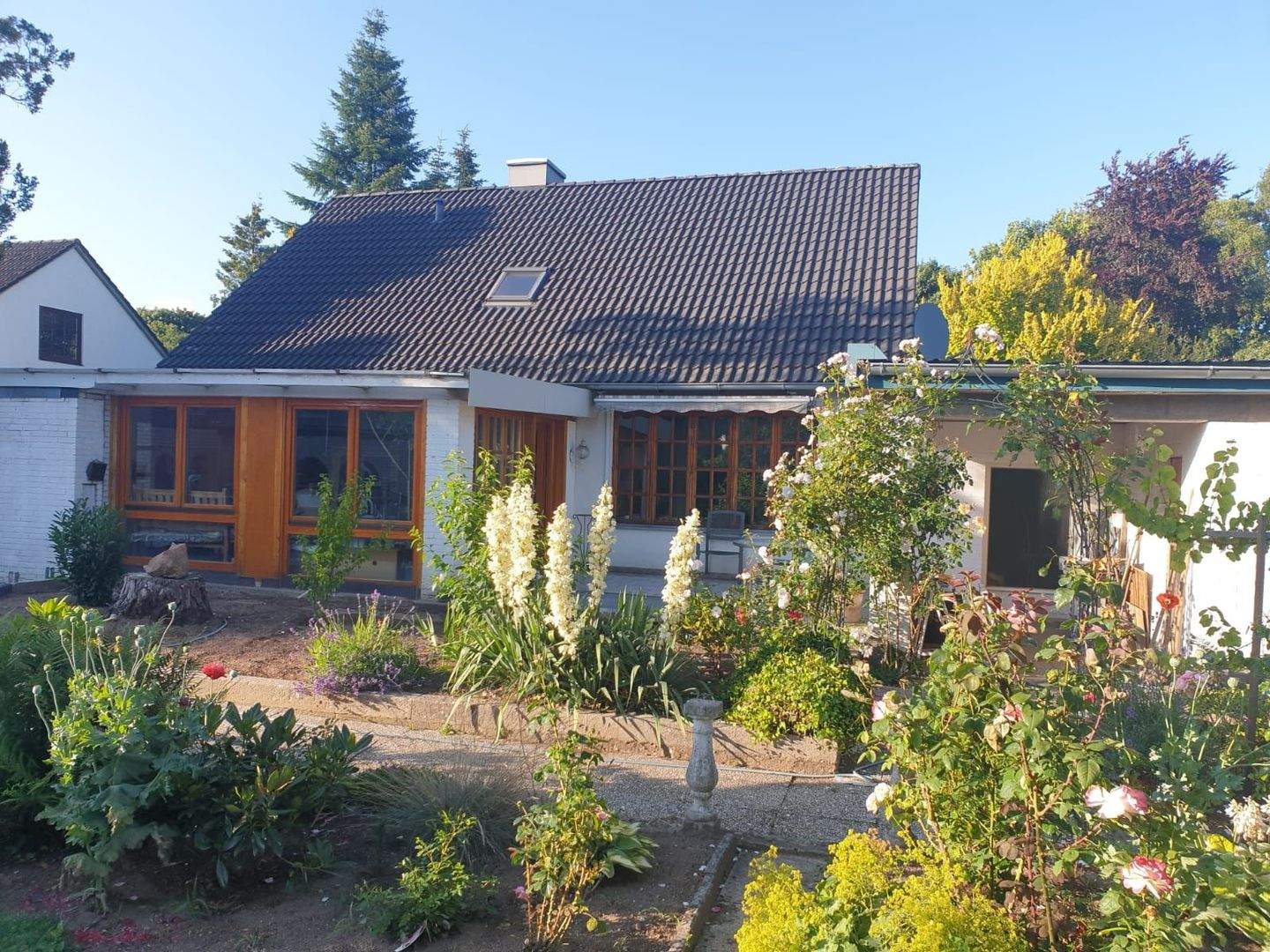 Charmantes Einfamilienhaus mit Nebengebäude, mediterraner Terrasse und Wintergarten, 24610 Gönnebek