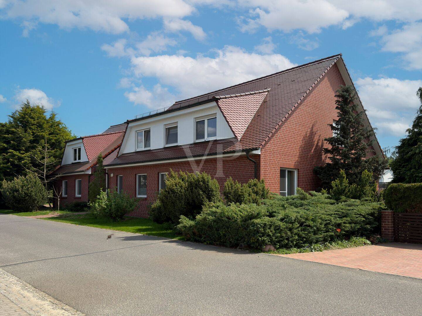 Exklusive Wohnresidenz mit Indoorpool und großzügigen Wohnraum, 3238 Massen-Niederlausitz