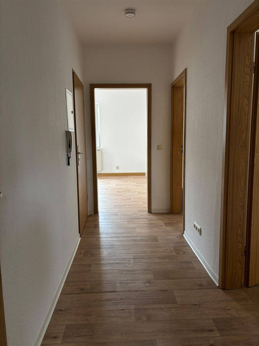 Viel Platz in bester Lage – Geräumige 3-Raum-Wohnung, 7349 Lehesten
