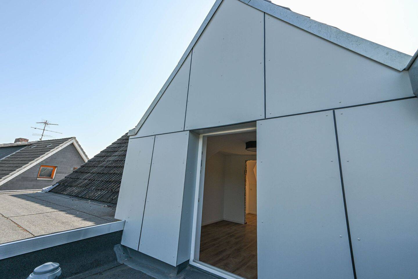Sanierte Doppelhaushälfte auf Erbpachtgrundstück mit attraktiven Entwicklungsmöglichkeiten, 23554 Lübeck (Innenstadt Sankt Lorenz Nord Sankt Lorenz Süd)