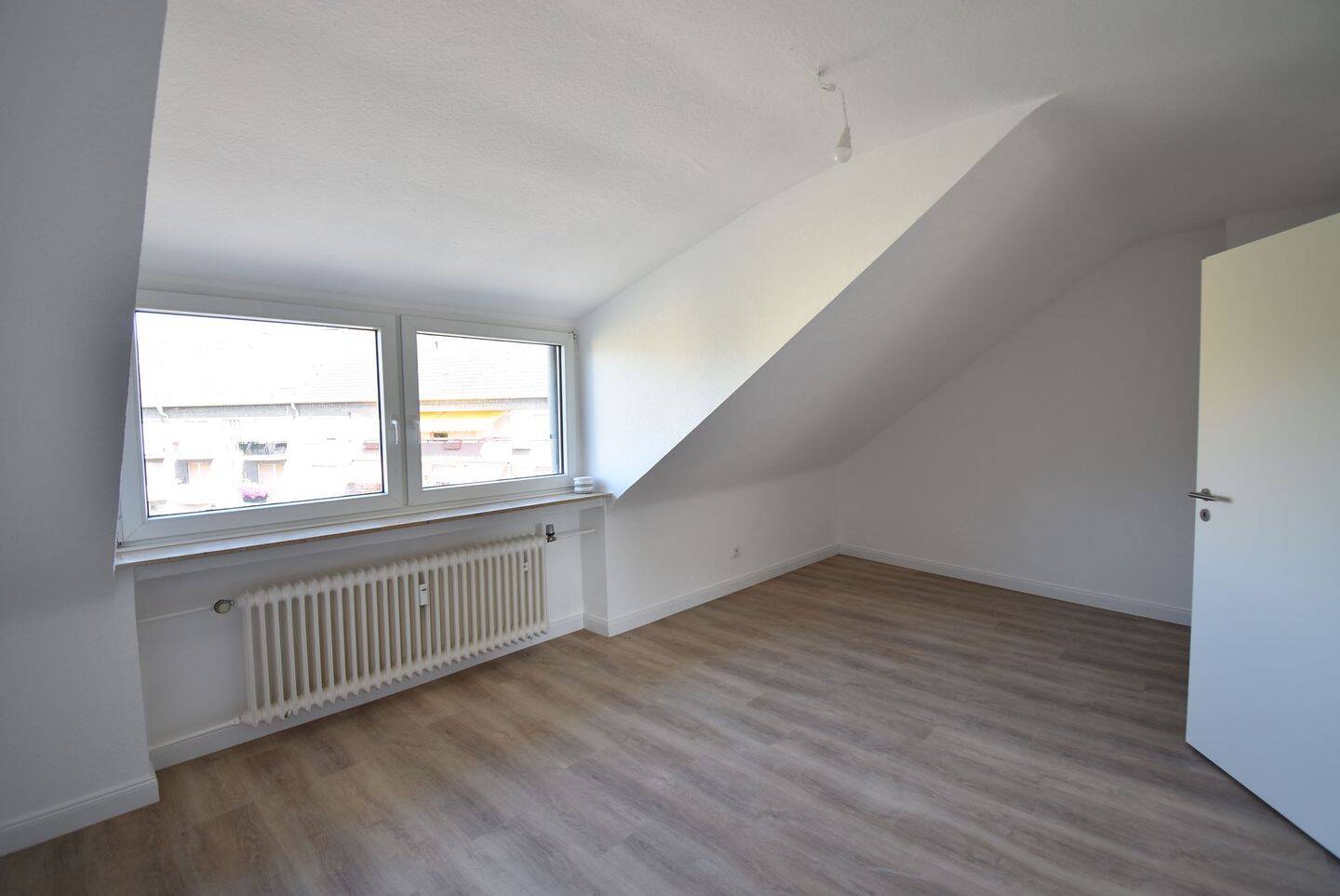 Renoviert! Bezugsfreie 2-Zimmer-Whg in MG, 41199 Mönchengladbach