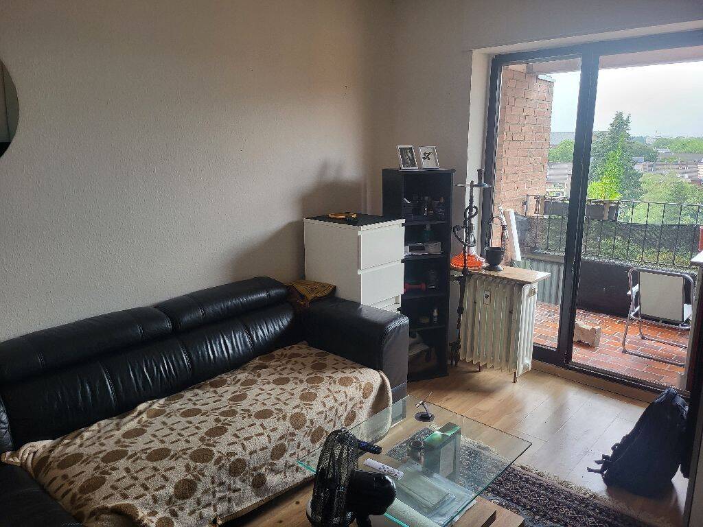Geräumige 4-Zi.-Wohnung mit Einbauküche und Balkon, 47798 Krefeld (Cracau Dießem/Lehmheide Inrath/Kliedbruch Kempener Feld/Baakeshof Stadtmitte)