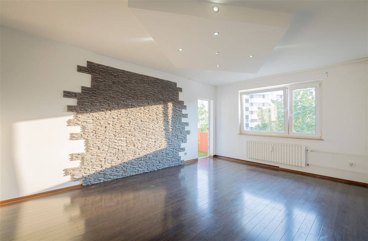 Modernisierte 3-Zimmer-Wohnung mit Westbalkon und Aufzug in Wolfsburg, 38444 Wolfsburg (Detmerode Hattorf Heiligendorf Rabenberg Westhagen)