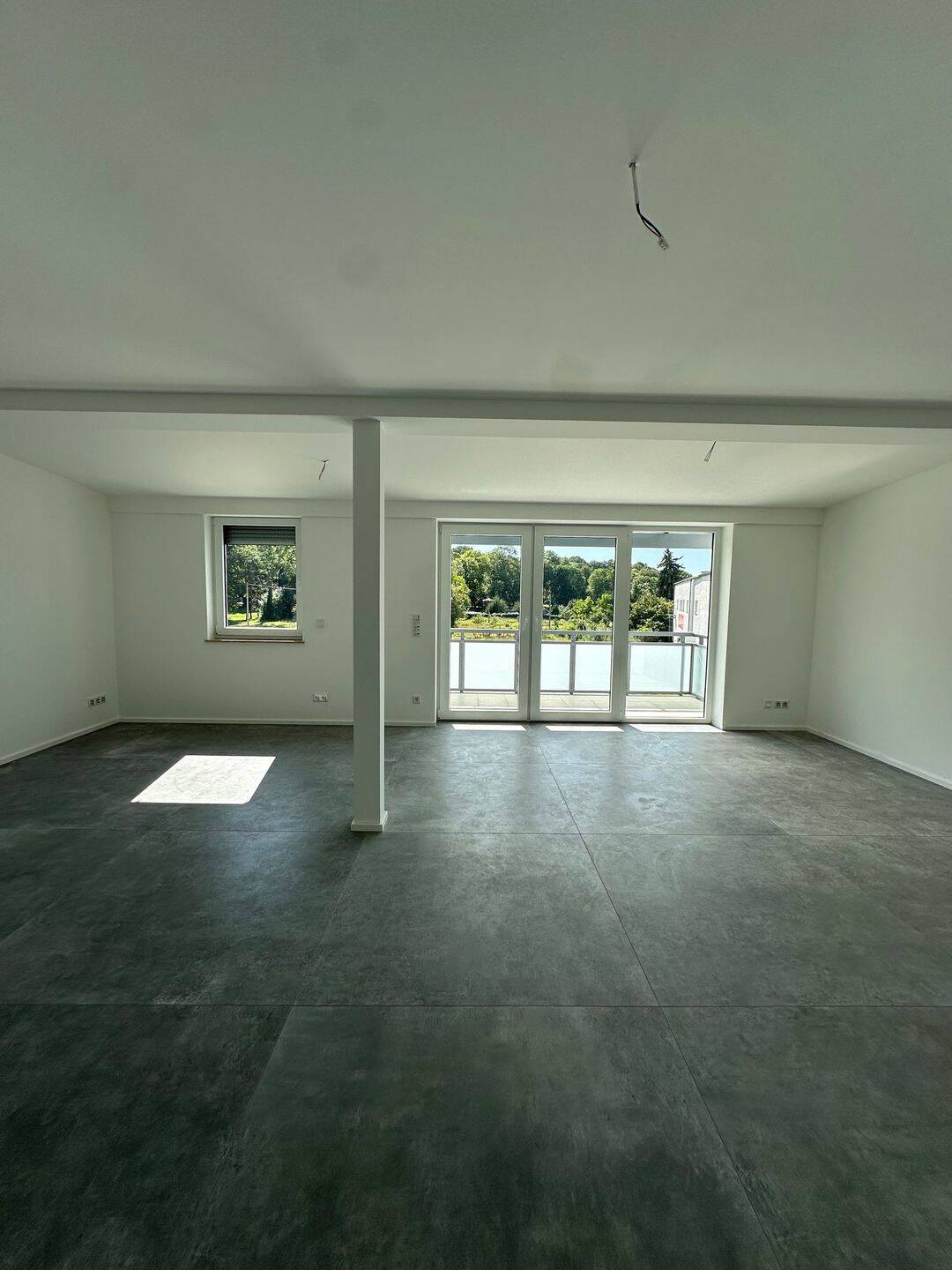 Lichtdurchfluteter Wohntraum! Wunderschöne 5,5 R Wohnung über 2 Etagen mit großem Balkon!, 8371 Glauchau