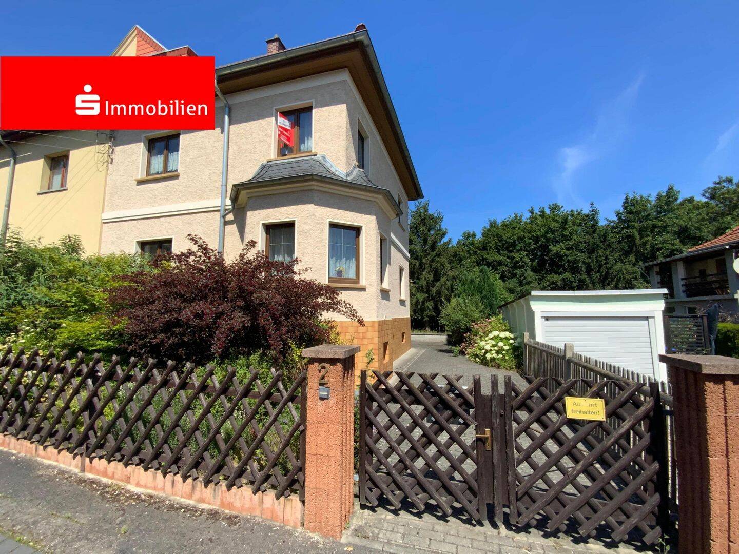 Doppelhaushälfte in ruhiger und zentraler Wohnlage!, 7318 Saalfeld/Saale