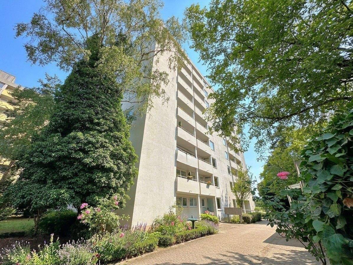 … RUHIGE STADTLAGE MIT BLICK INS GRÜNE … 3-ZIMMER-WOHNUNG MIT BALKON UND EIGENEM HAUSEINGANG …, 90449 Nürnberg (Gebersdorf Neuröthenbach Röthenbach bei Schweinau)