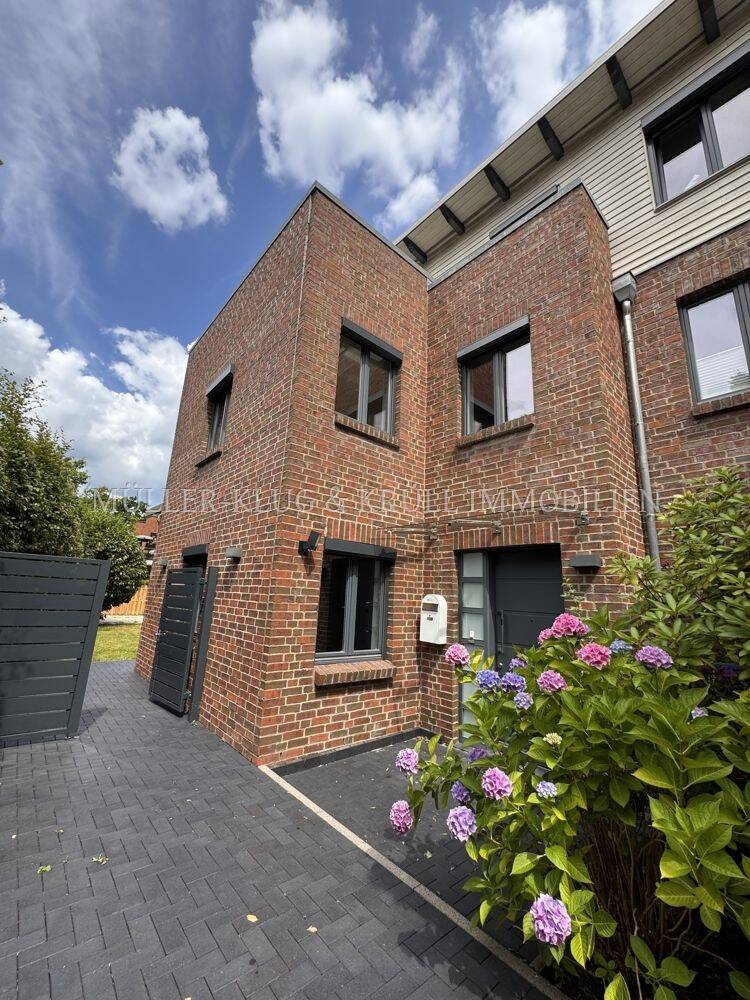 modernes zum Garten ausgerichtetes Einfamilienhaus an der Grenze Niendorf/Groß Borstel, 22453 Hamburg (Eimsbüttel Fuhlsbüttel Groß Borstel Niendorf)