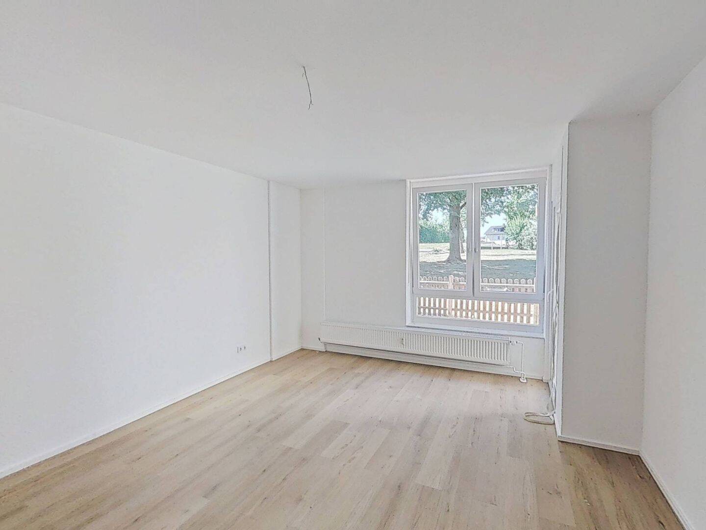 ** Moderne 4-Zimmer-Wohnung mit TERRASSE UND GARTEN in Roding **, 93426 Roding