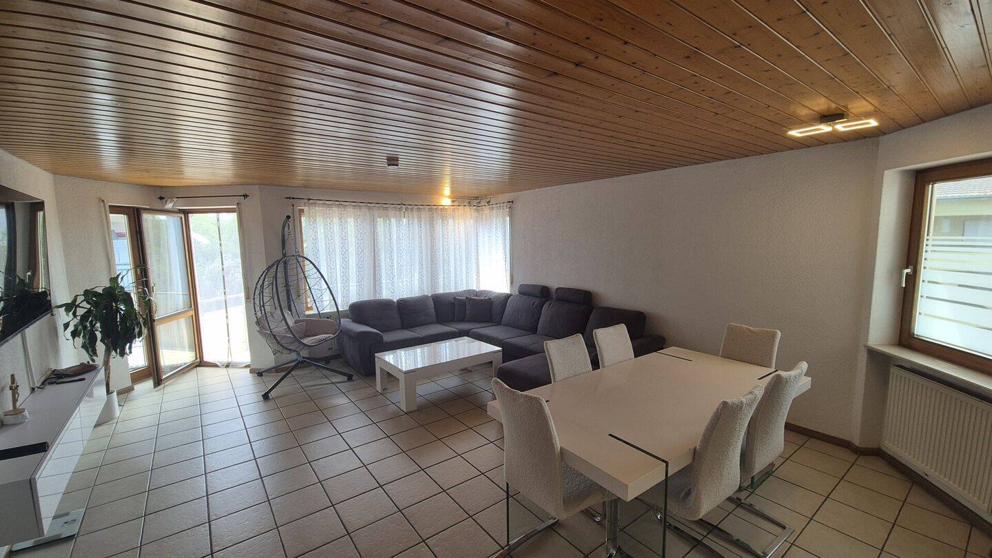 Erzingen – schöne 4 Zimmerwohnung zentral gelegen, 79771 Klettgau