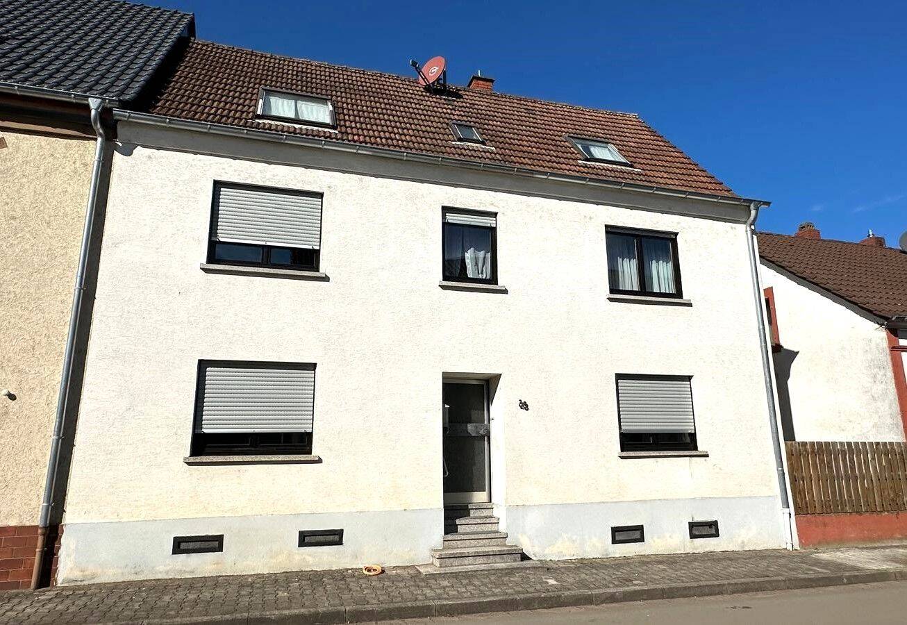 IK| Hauptstuhl: Attraktives 5-Zimmer-Haus mit schönem Garten, 66851 Bann