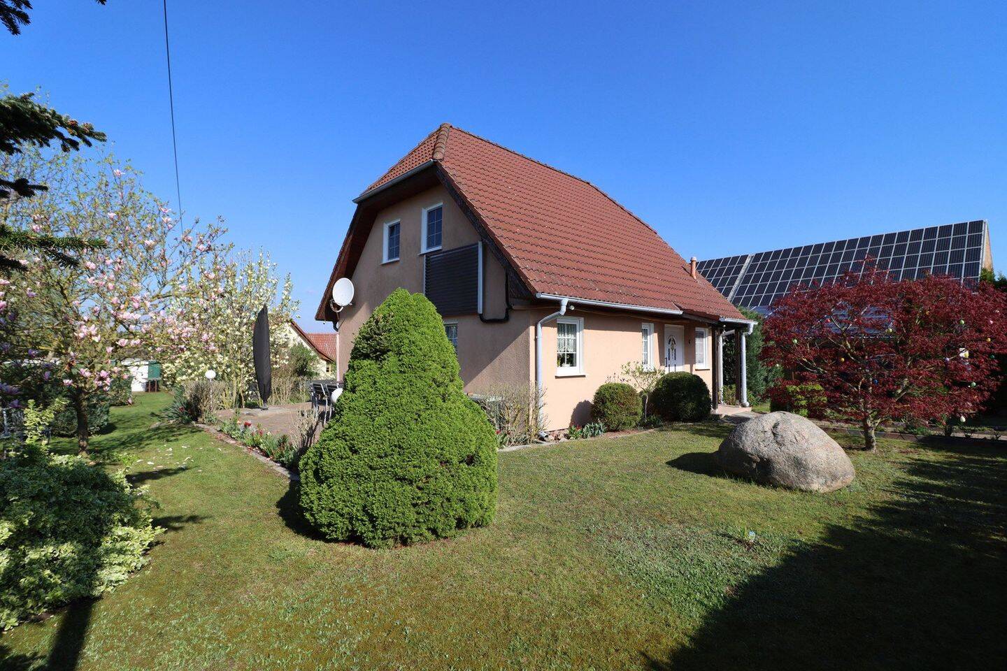 Familienfreundliches Einfamilienhaus in Oberuckersee mit Garten und guter Anbindung, 17291 Carmzow-Wallmow