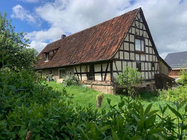 Hellingen – zauberhaftes Bauernhaus renovierungsbedürftig mit großem Grundstück, 98663 Schlechtsart