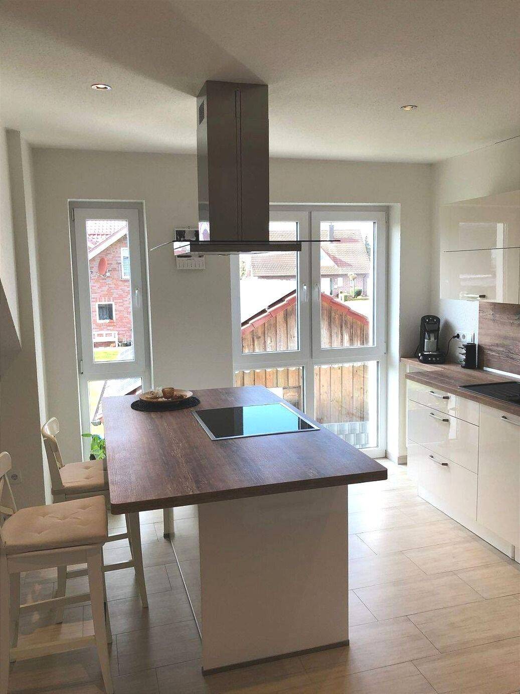 Top-Eigentumswohnung mit Balkon! Blick ins Grüne! Gepflegte und geräumige 2 ZKB mit EBK, HWR und CARPORT!, 49624 Löningen