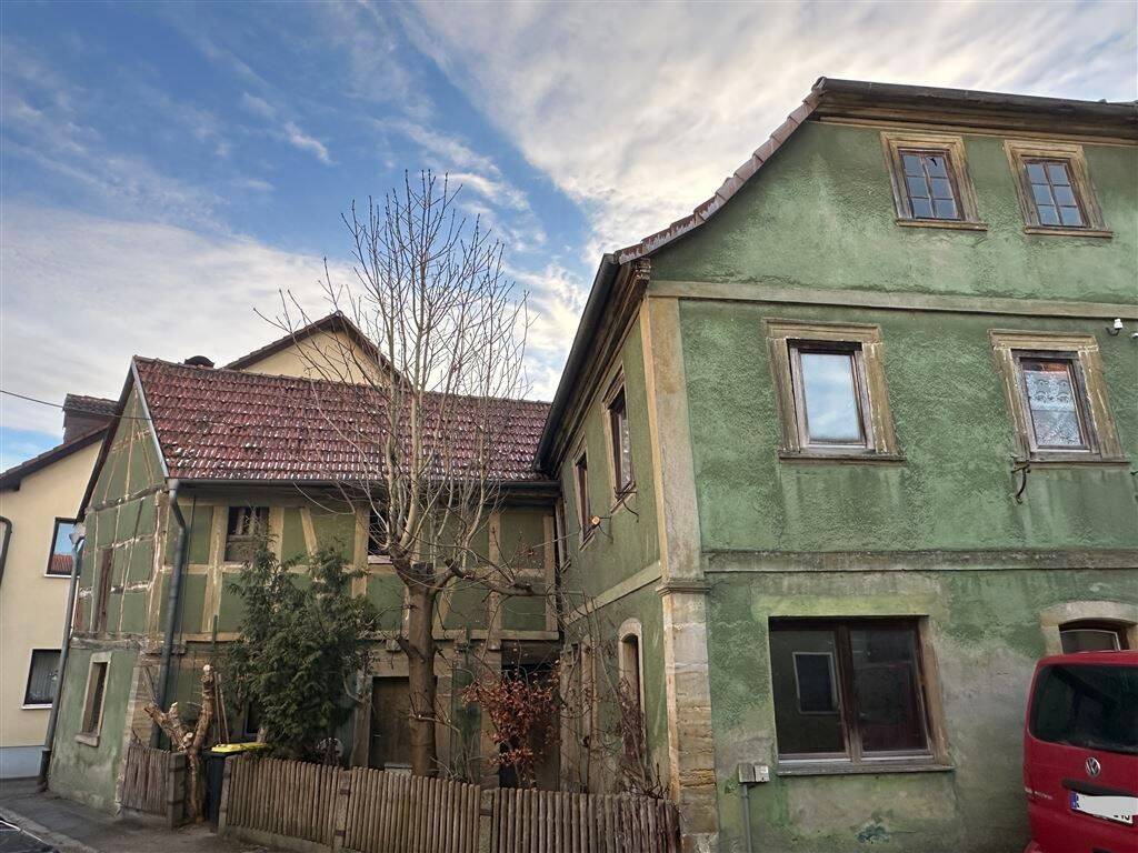 Denkmalgeschütztes Wohnhaus, Unterfranken, zentrale Lage, *renovierungsbedürftig*, 96106 Ebern