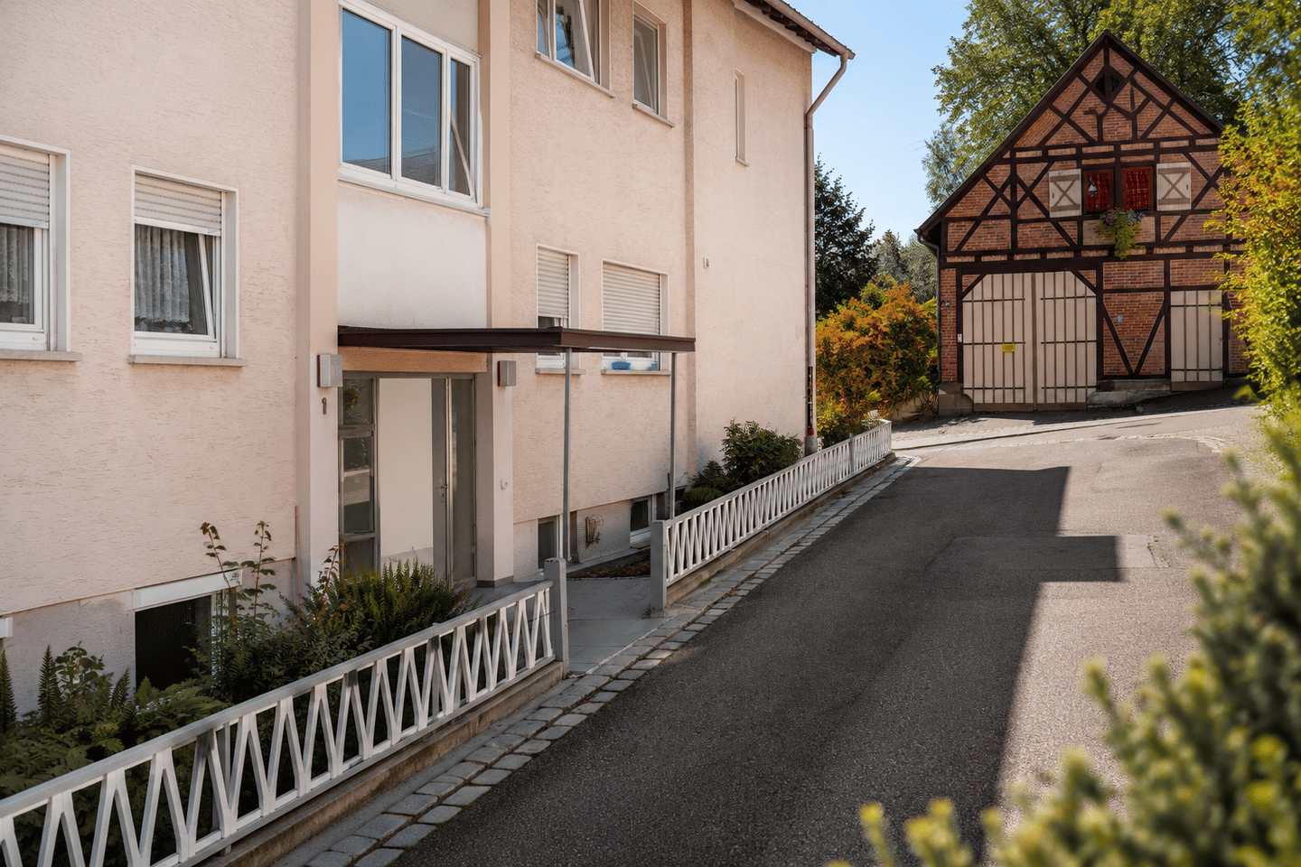 Charmante 3-Zimmer-Dachgeschosswohnung mit traumhafter Aussicht über Uhlbach