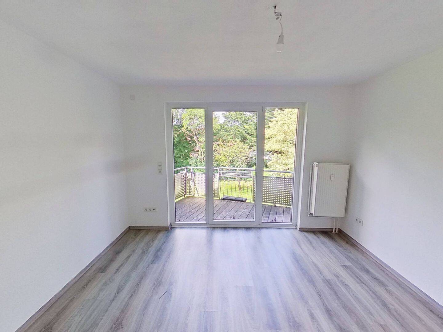 Sanierte 3-Zimmer-Wohnung mit EBK und großem BALKON, 26603 Aurich