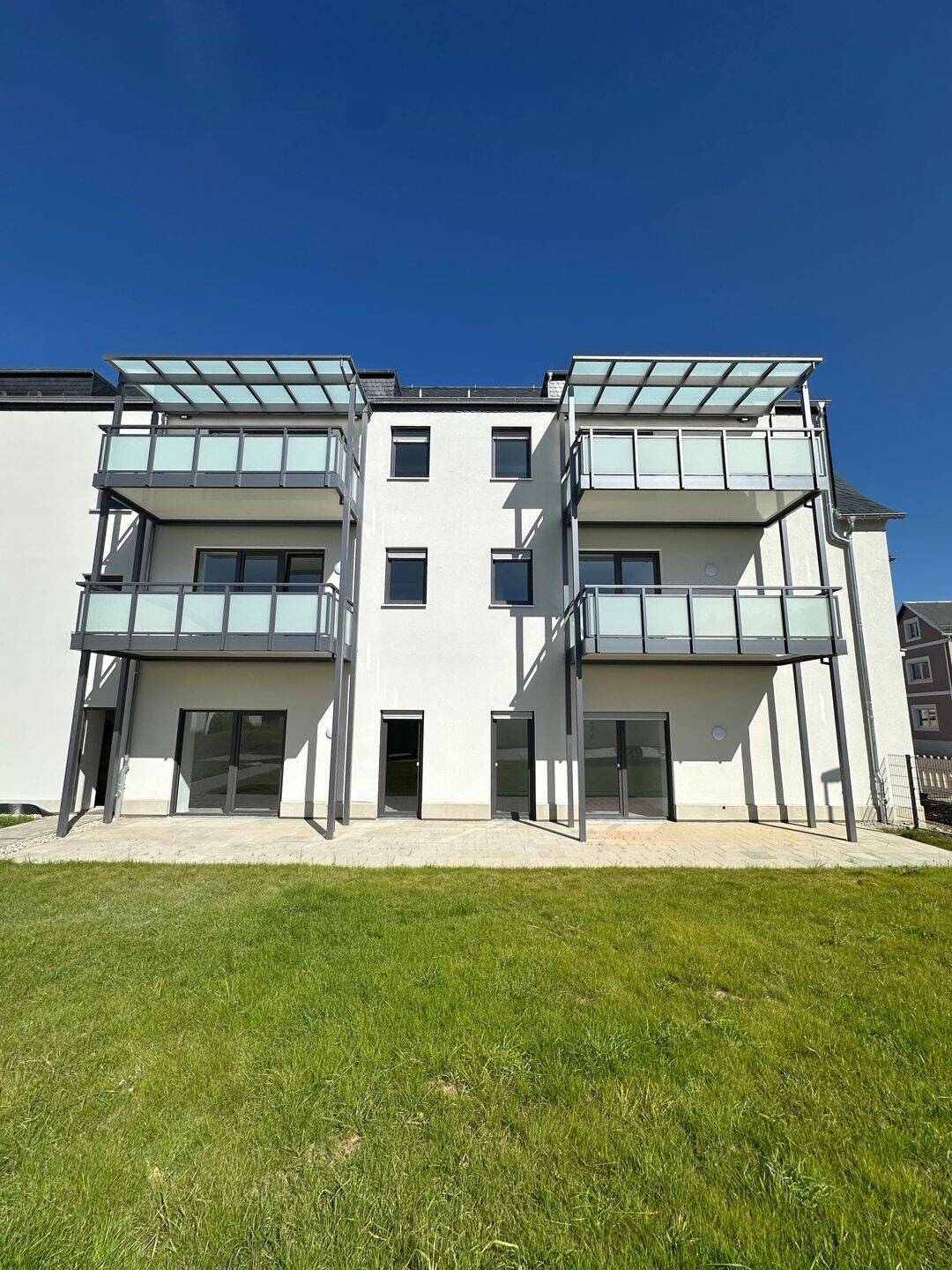 Erstbezug im Denkmalobjekt! Traumhafte 4,5 R Wohnung mit Terrasse und Garten!, 8371 Glauchau