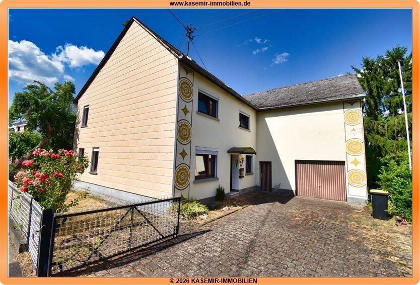 Sanierungsbedürftiges Einfamilienhaus mit großem Grundstück und Ausbaupotenzial in Boppard-Weiler, 56154 Boppard