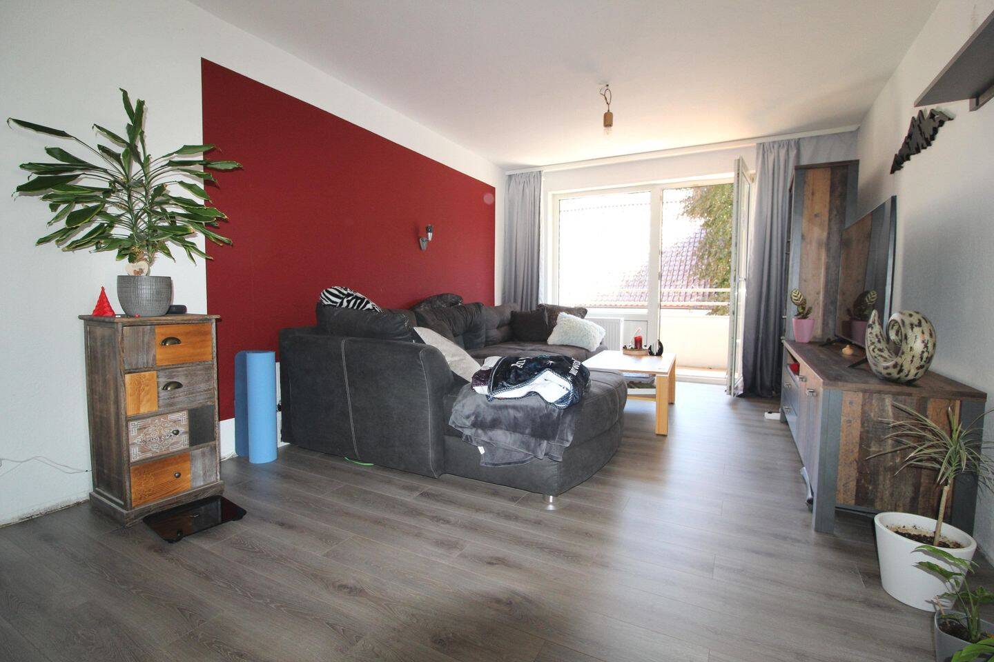 Gepflegte 2,5 Zimmer-Wohnung mit großem Balkon in zentraler Lage von Albstadt-Ebingen, 72458 Albstadt