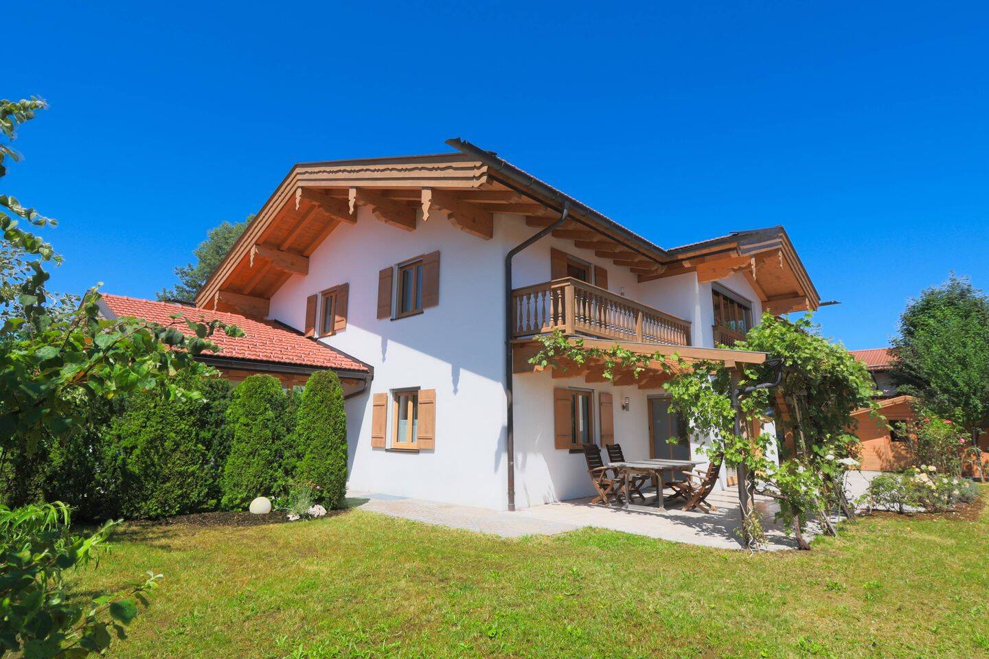 Modernes Wohnhaus mit Einliegerwohnung – großzügiges Zuhause in begehrter Tegernsee-Lage, 83703 Gmund a. Tegernsee
