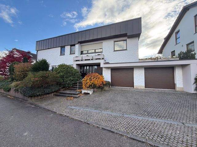 Selten großzügig und komfortabel! Extravag. 1- bis 2-Fam.-Hs. mit 330 m² Wohnfl. und 8,8 Ar Grdst. in idyllischer Ortsrandlage!, 72664 Kohlberg