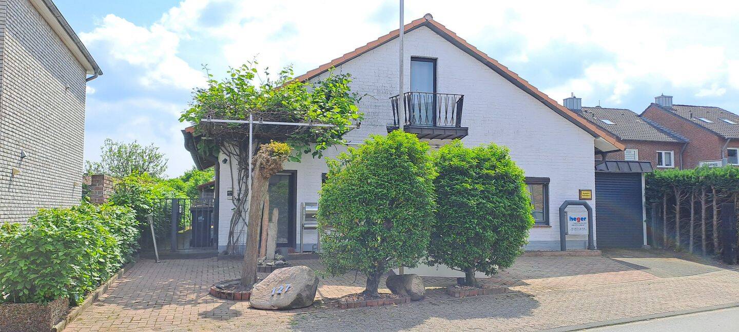 Freistehendes Ein-/Zweifamilienhaus mit großem Garten in ruhiger Lage und Entwicklungspotenzial, 46395 Bocholt