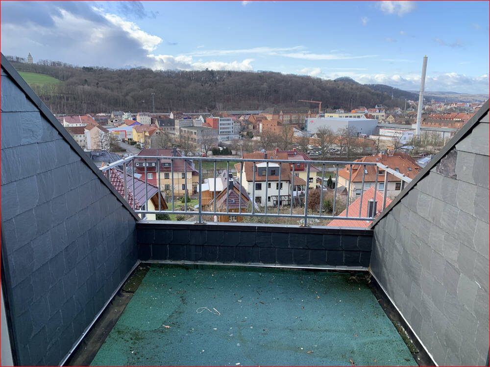 Renovierte Dachgeschosswohnung mit Balkon am Petersberg, 99817 Eisenach