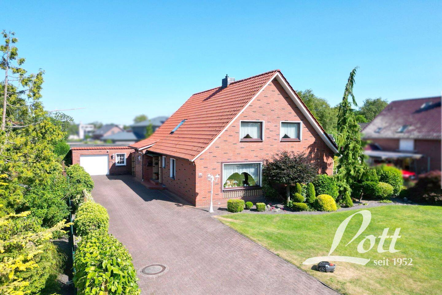 ++ Attraktives Einfamilienhaus mit mögl. Einliegerwohnung in beliebter Kanallage in Augustfehn ++, 26689 Apen