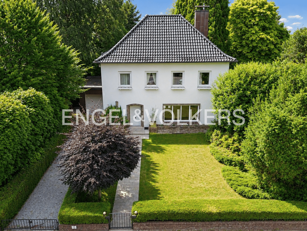 Zeitlose Eleganz auf außergewöhnlichem Grundstück – Fabrikantenvilla mit Charakter in Hilden – Ost, 40724 Hilden