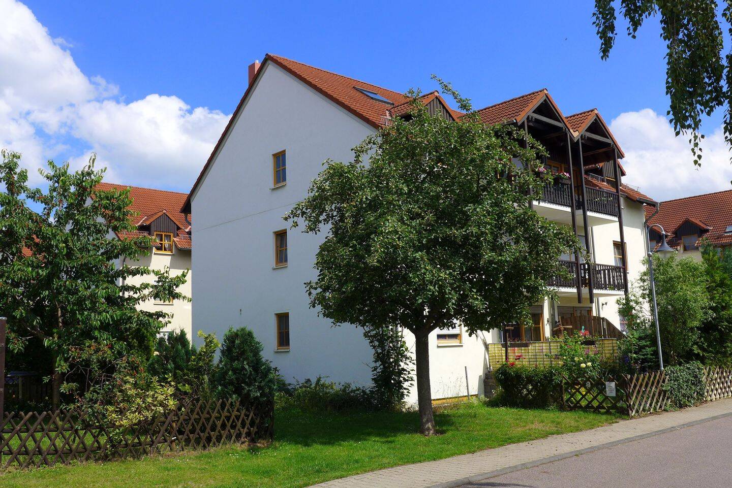Günthersdorf/nova eventis | 3 Zi. – 1. OG | Balkon mit Ausblick | A9 | provisionsfrei | gepflegt | ruhige Lage | Einzelhaus | bezugsfrei, 6237 Leuna