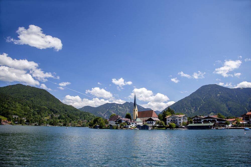 Exklusives Wohnen am Tegernsee – 3-Zimmer-Luxuswohnung mit Kamin, 83707 Bad Wiessee