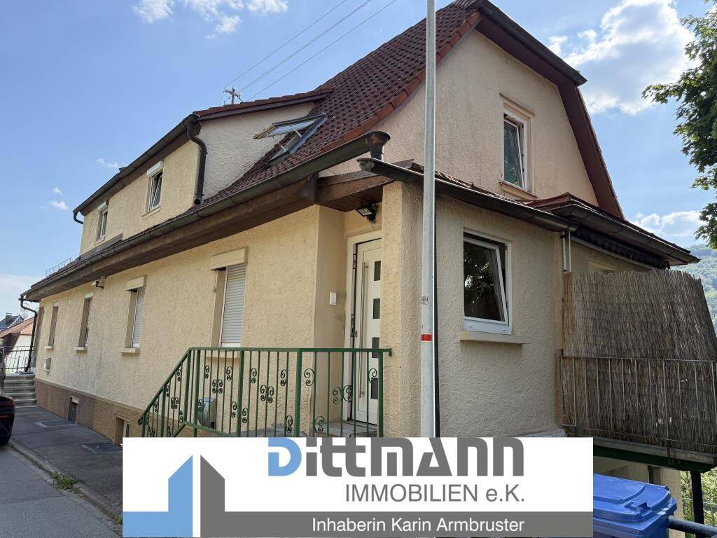 Doppelhaushälfte mit zwei Wohnungen, Garten und Garage in Tailfingen, 72461 Albstadt