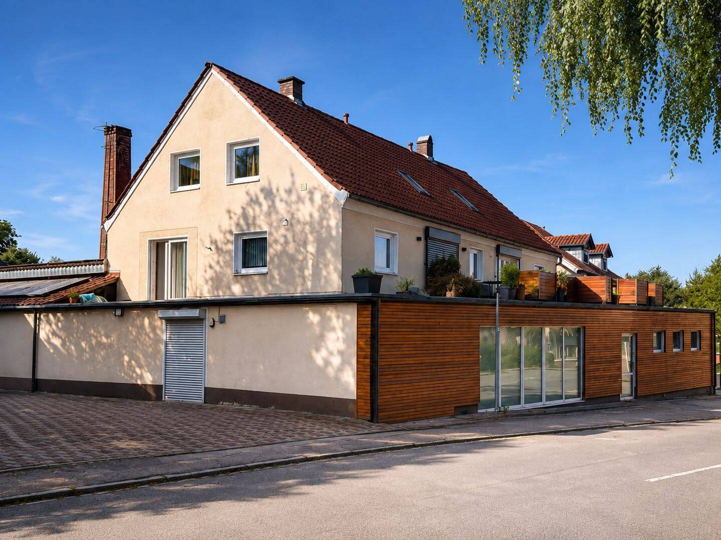 Fast 500 m² Wohn-/Nutzfläche! Vielfältig nutzbares Wohn- u. Geschäftshaus in Deggendorf-OT!, 94469 Deggendorf