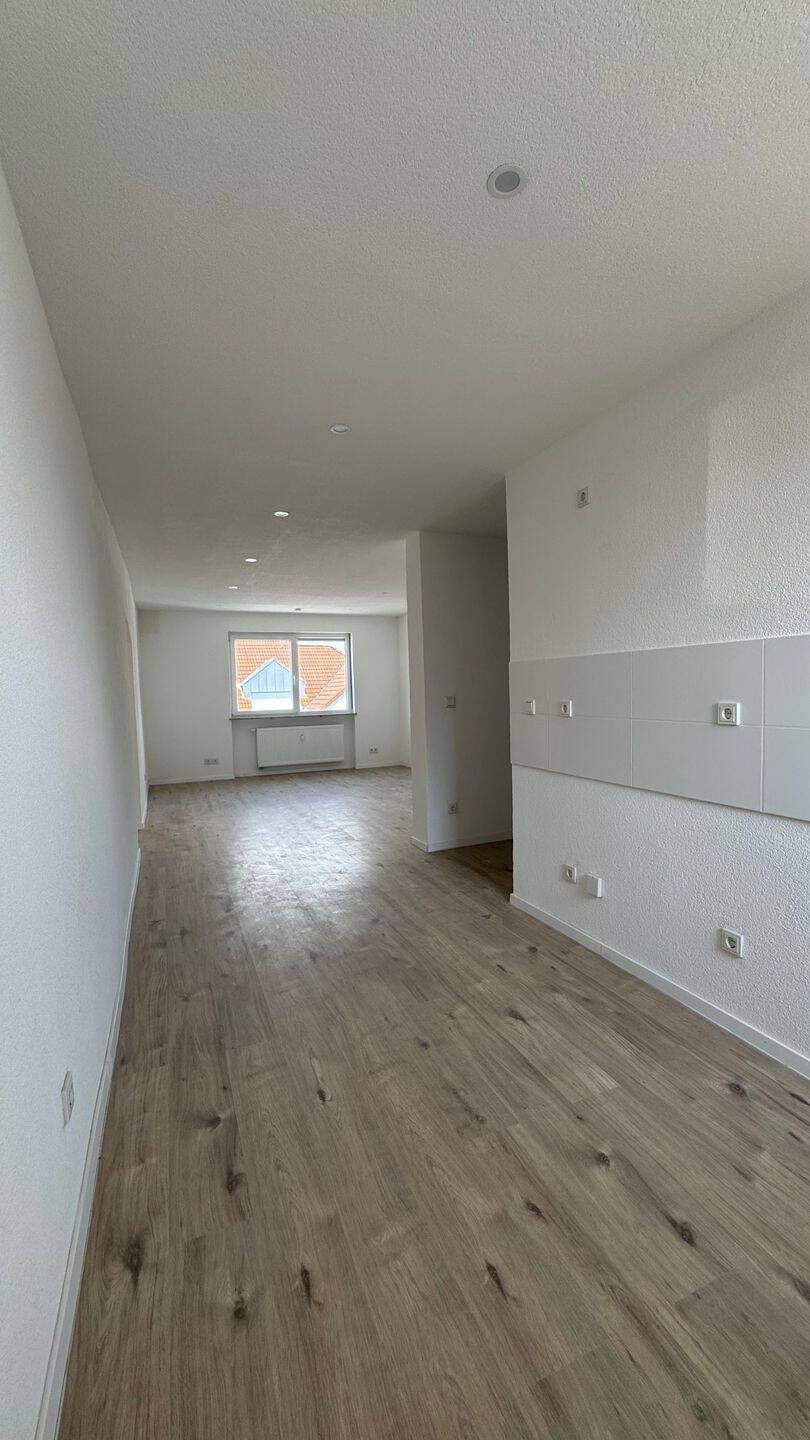 Gemütliche Dachgeschoss-Wohnung mit Balkon, 66280 Sulzbach/Saar
