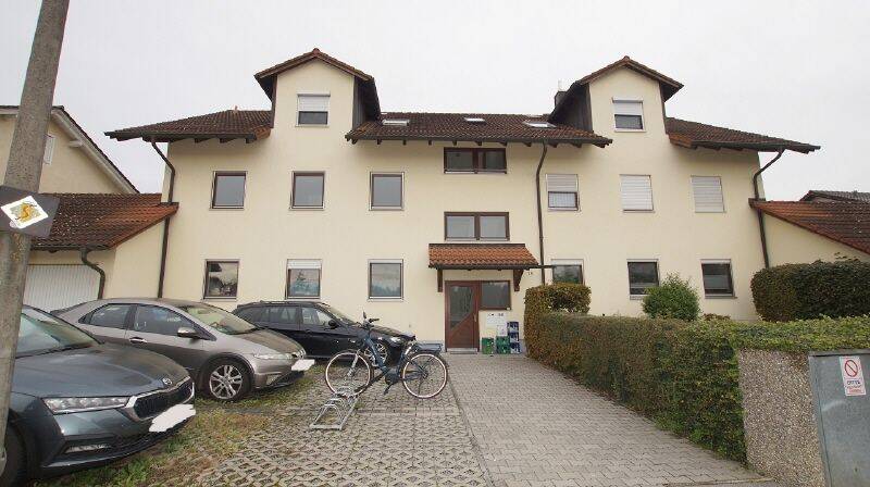 Schöne 3,5 Zimmer-Wohnung mit Balkon und Garage, 94315 Straubing