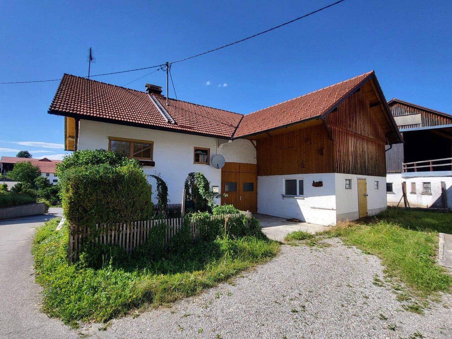 Glück im Allgäu: schickes Einfamilienhaus in ruhiger Lage inklusive Werkstatt, 87616 Marktoberdorf