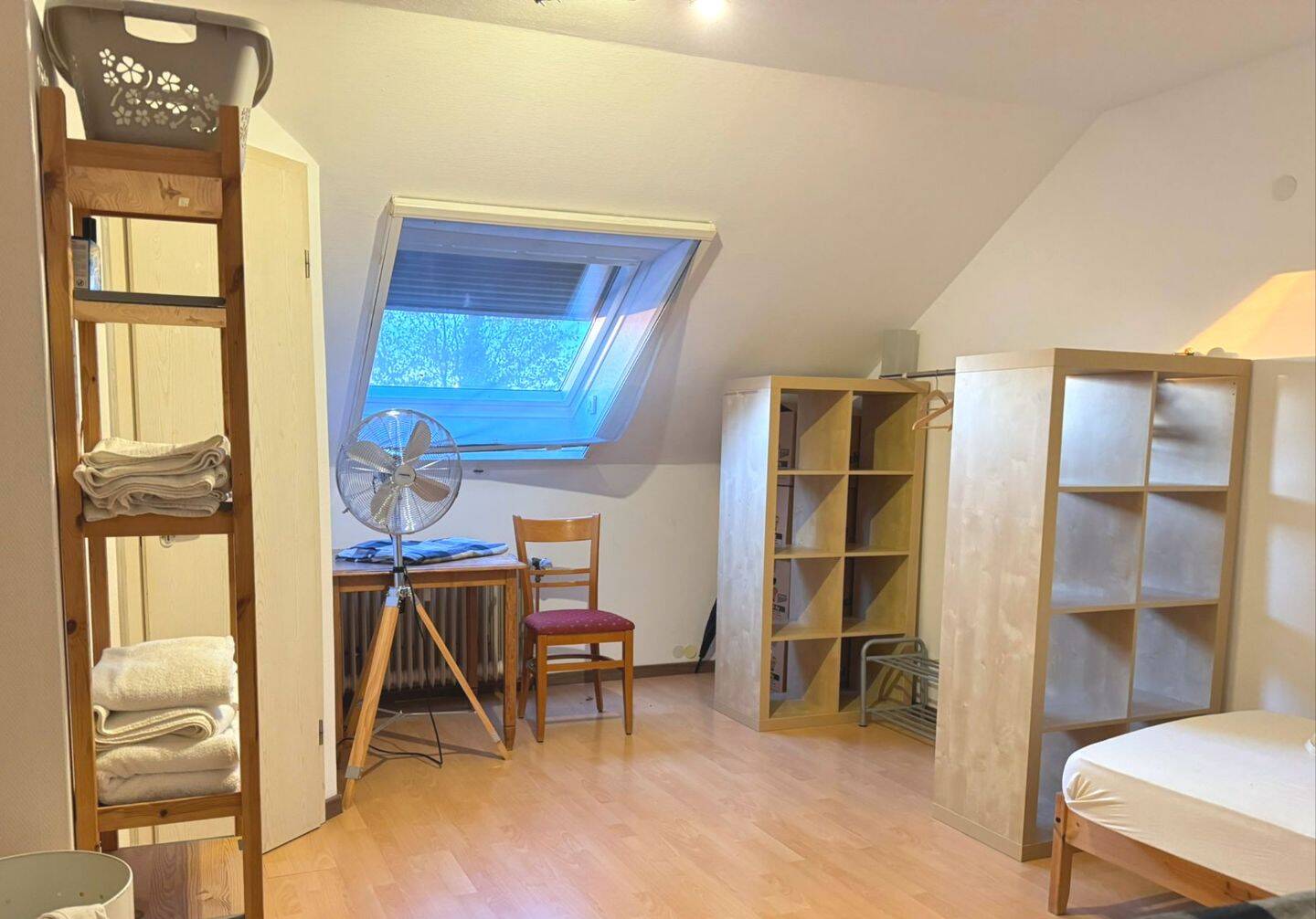 Helle Dachgeschosswohnung – inkl. Küchenzeile in direkter Lage vom Europa Park, 77977 Rust