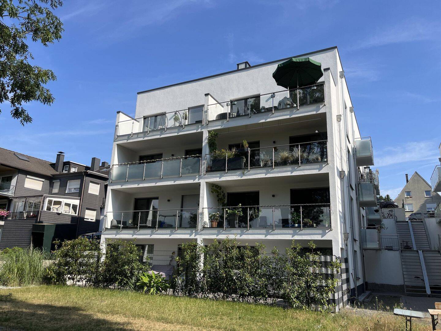 Exklusive 4- Zimmer-Neubauwohnung mit Loggia, zwei Balkonen & PKW Stellplatz, 42699 Solingen (Höhscheid Merscheid Ohligs-Aufderhöhe)