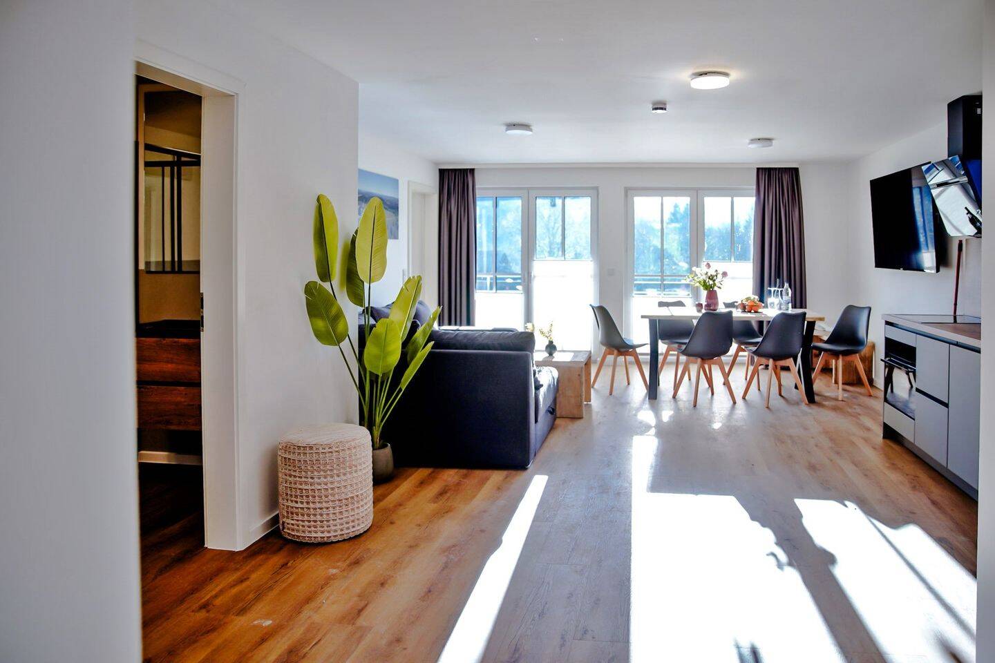 KFW70 Standard, Vermietung an Feriengäste gestattet, 2 Schlafzimmer, vollständige Design-Möblierung, 59955 Winterberg