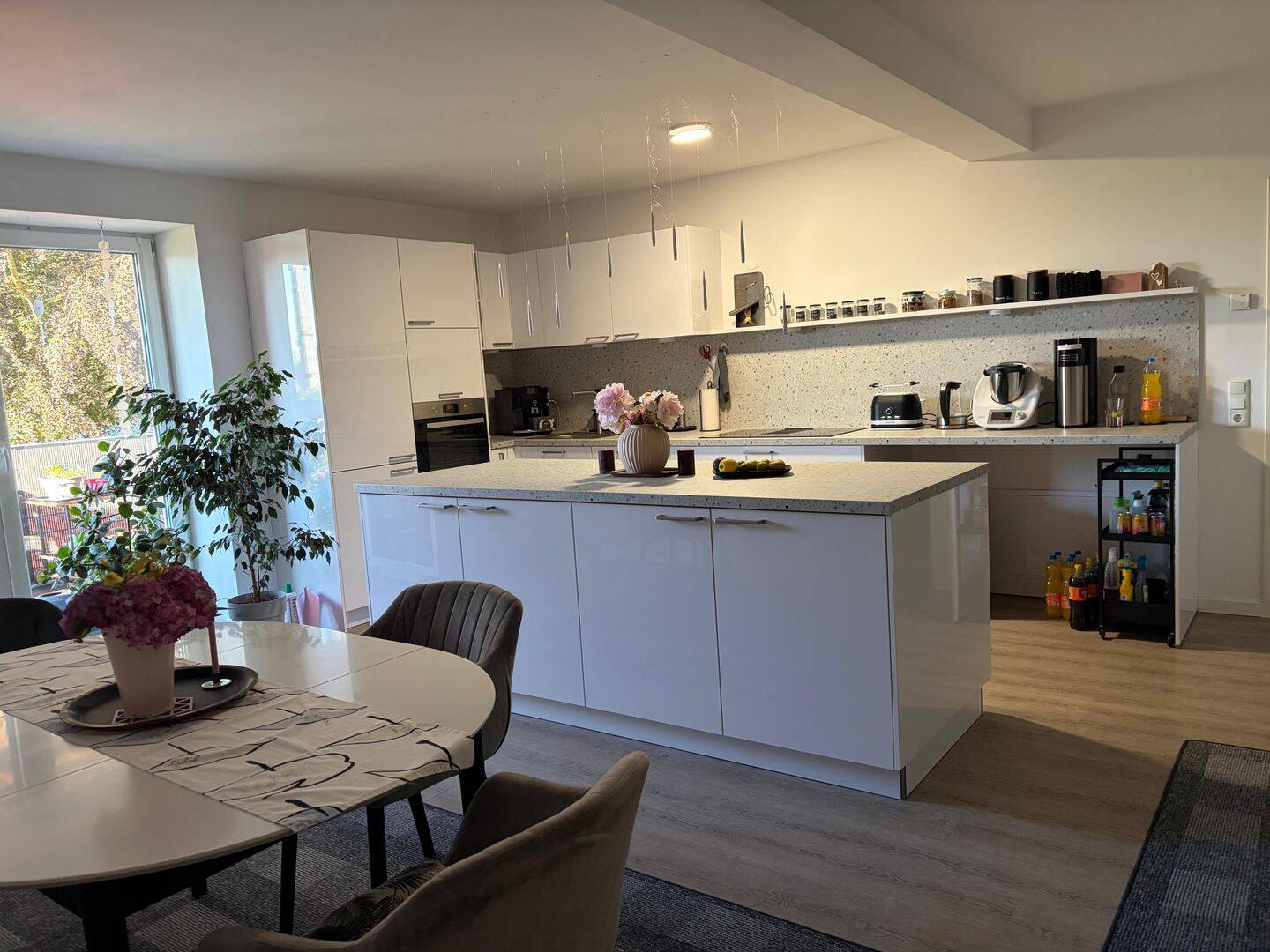 4 Zimmer ETW mit 133,82 qm im OG – mit Luxus EBK – Modernes und energieeffizientes Wohnen in Hillerse mit XXL Südbalkon und Carport, 38543 Hillerse