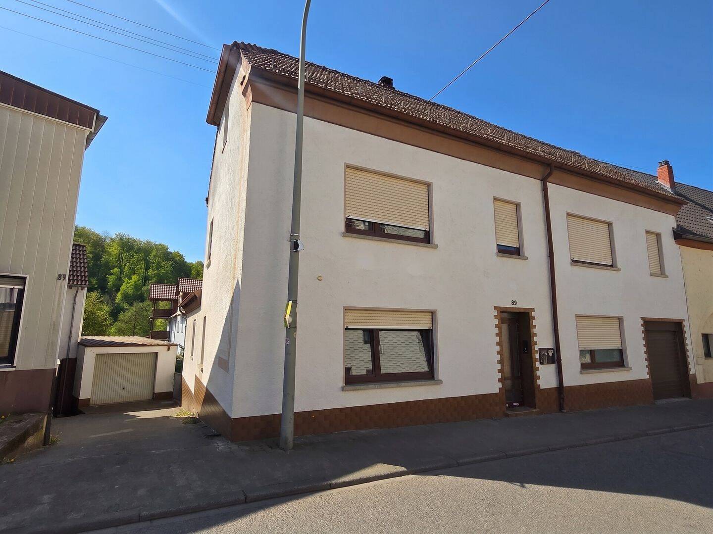 Schönes Mehrfamilienhaus mit viel Potenzial in guter Lage, 66482 Zweibrücken