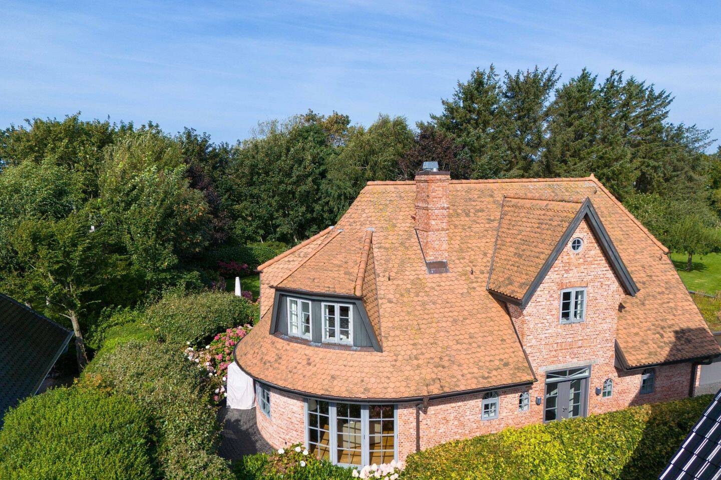 Design trifft Ruhe: Architektonisches Einzelhaus mit Garage und Gartenidyll, 25980 Sylt