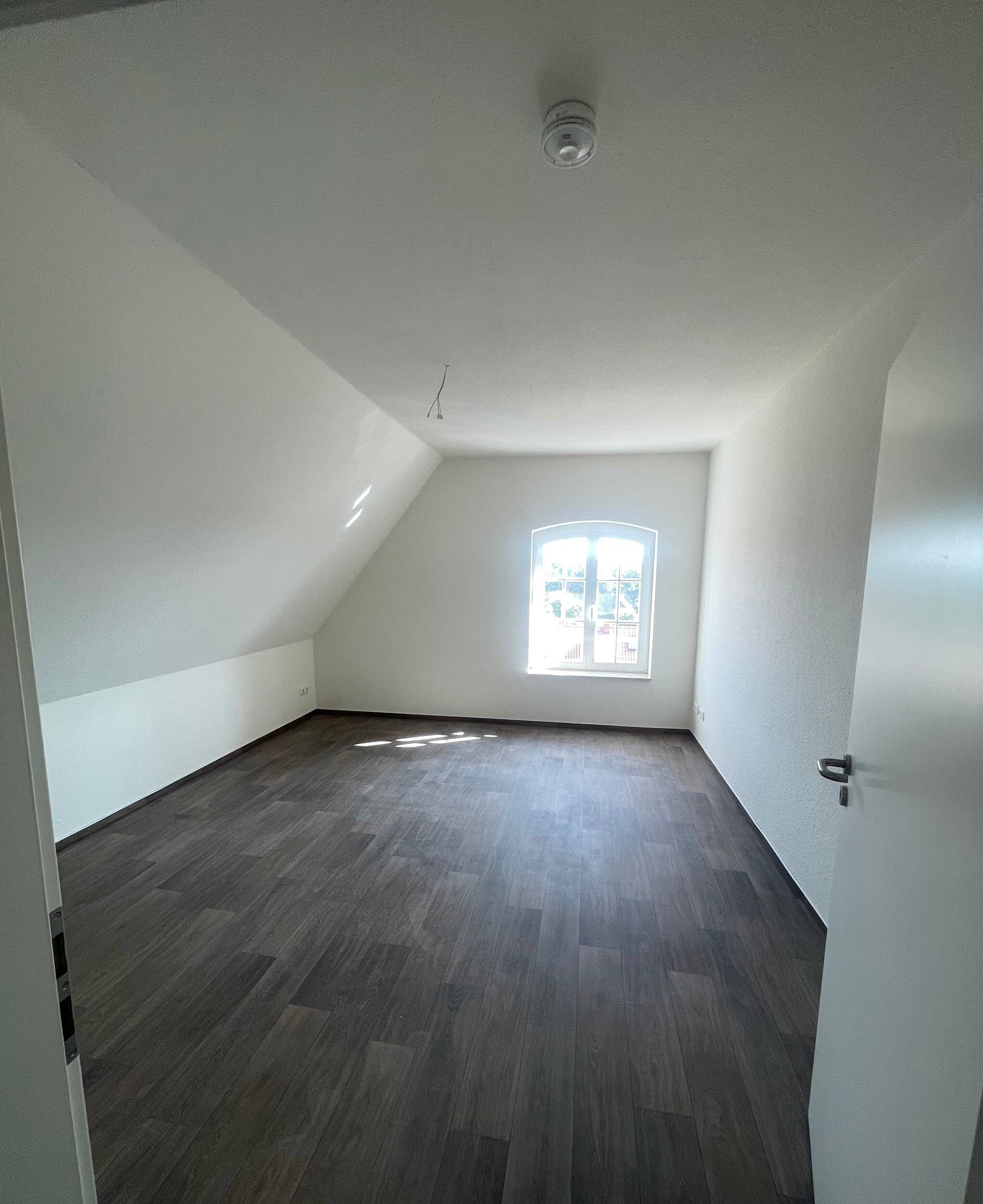 Wohnung gesucht? Diese 2-Raum-DG-Wohnung sucht neue Mieter!, 17213 Fünfseen