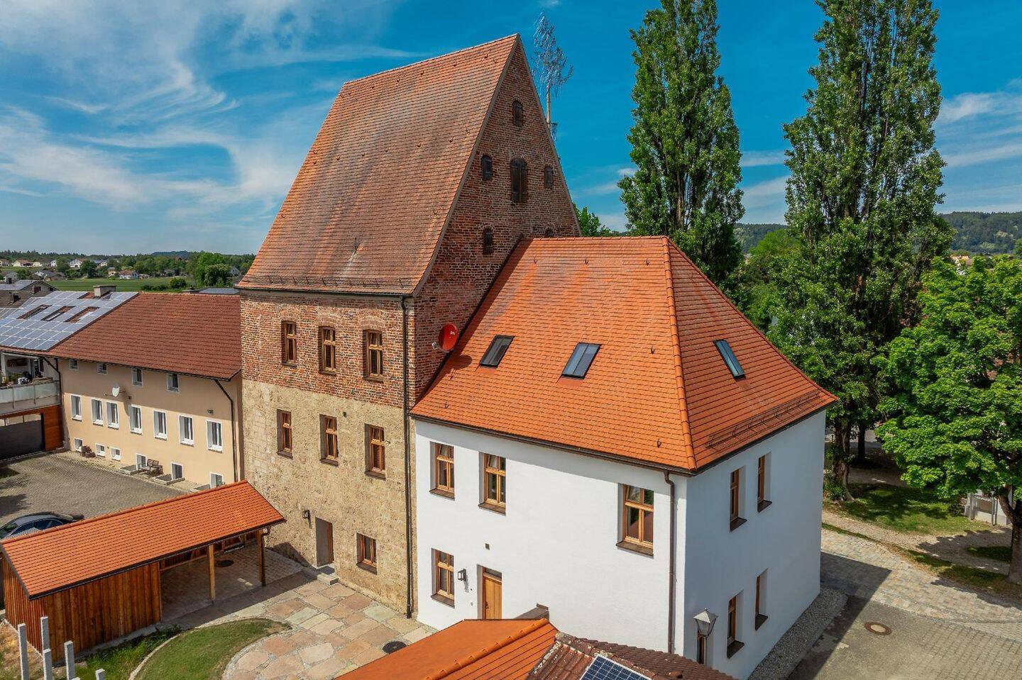 Einmalige Chance: Außergewöhnliche Obergeschosswohnung im Hofmark-Schloss – Keine Käuferprovision!, 84375 Kirchdorf a. Inn