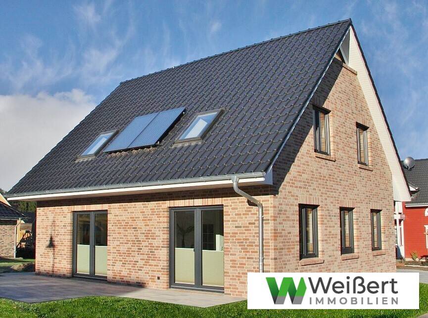 Großzügiges Familienhaus im klassischen Stil – Neubauplanung – Niedrigenergiehaus EH40 mit Wärmepumpe und PV-Anlage, 25712 Brickeln