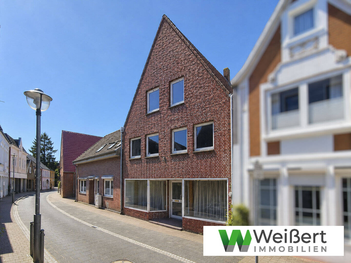 Vielseitiges Wohn- und Geschäftshaus mit Ausbaureserve und Top-Präsentationsfläche, 25554 Bekdorf