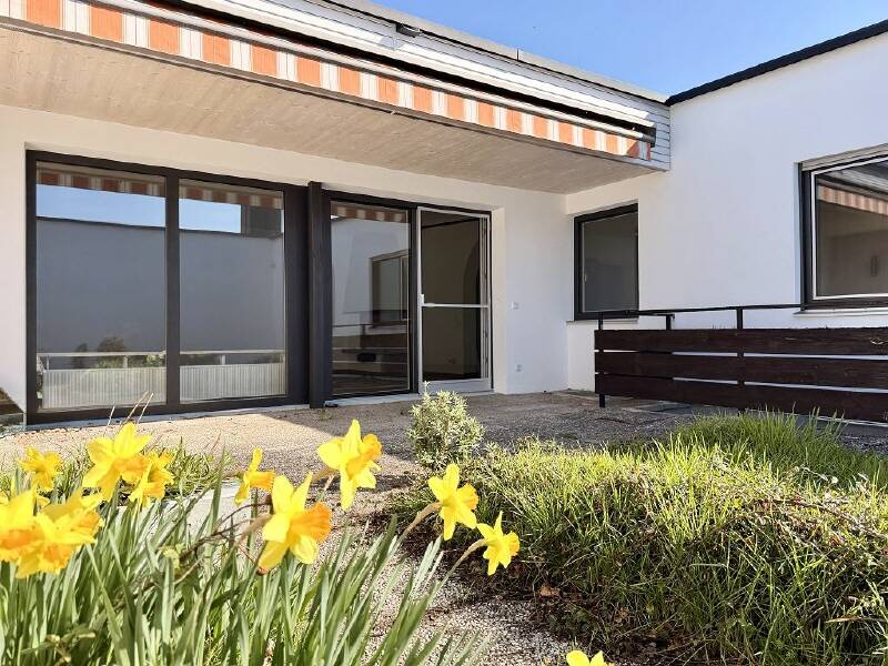 Bungalow-Reihenhaus mit Terrasse und geschütztem Gartenbereich in Stephanskirchen, 83071 Stephanskirchen
