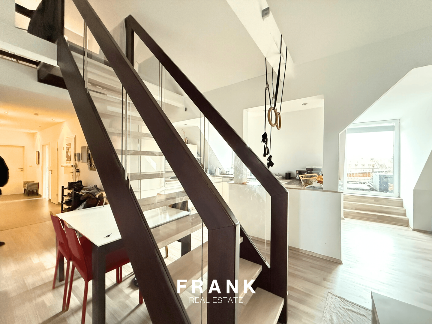 6-Zimmer-Maisonette mit Dachterrasse ideal für WG-Vermietung oder Eigennutzung, 90443 Nürnberg